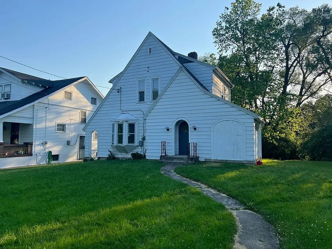 Photo - 1045 Philadelphia Dr (Dayton, OH)