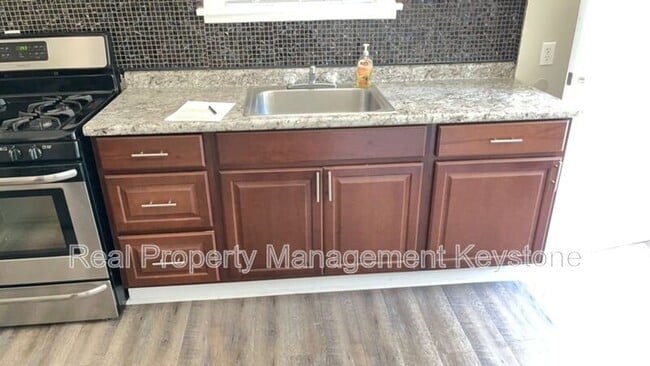 Building Photo - 33 Merritt Ave