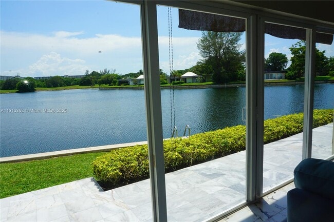 Foto del edificio - 4511 King Palm Dr