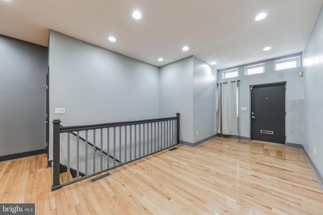 Building Photo - 432 Poplar St