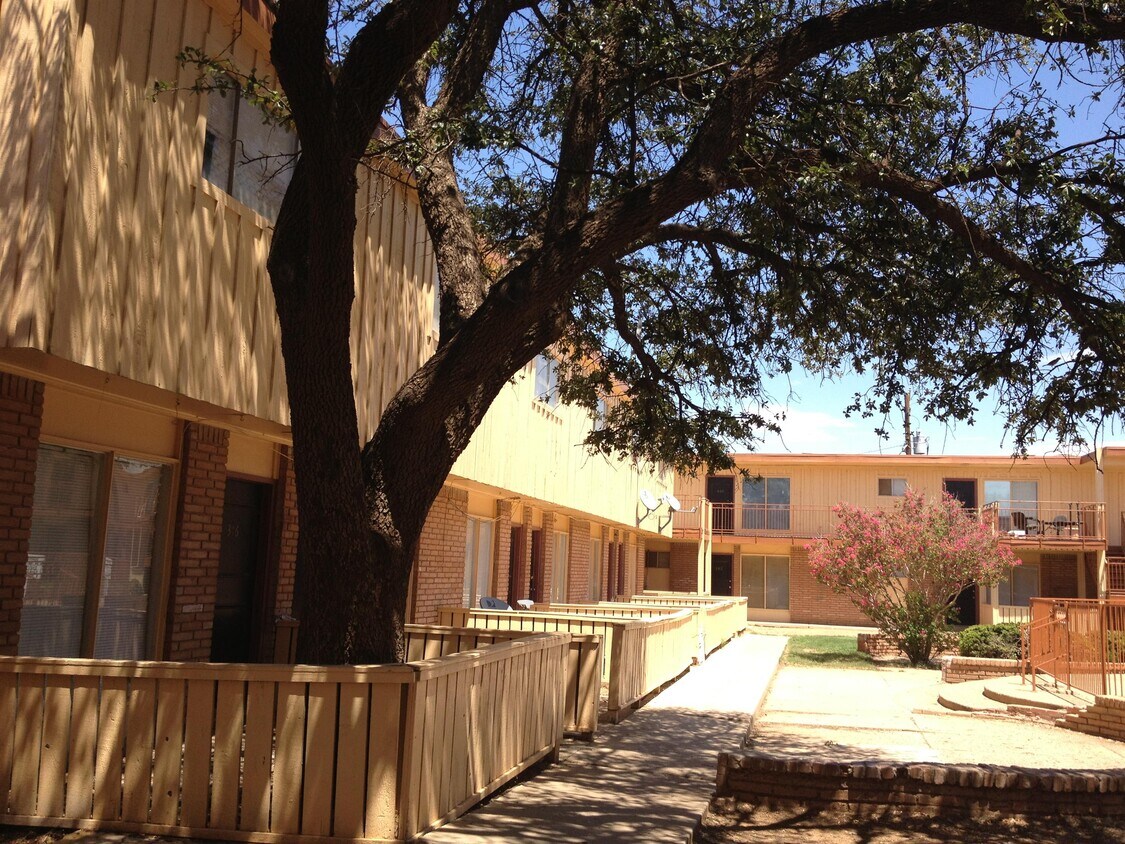 2929 W Kansas Ave Unit 317, Midland, TX 79701 Room for Rent in