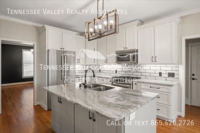 Foto del edificio - 821 Foxfield Ln