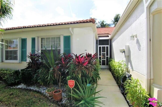 Building Photo - 6098 Lake Hibiscus Dr