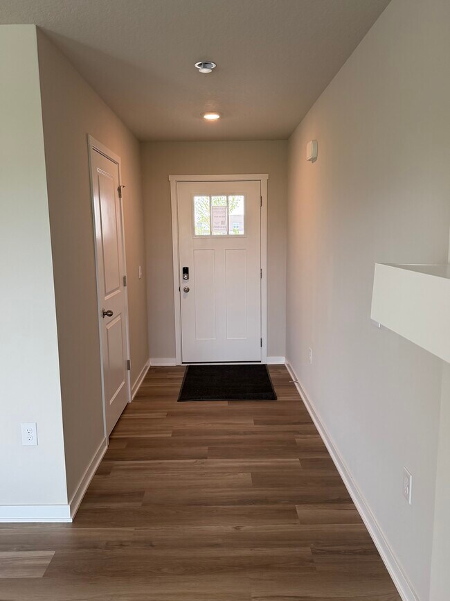 Foto del edificio - 17021 Persimmon Ln
