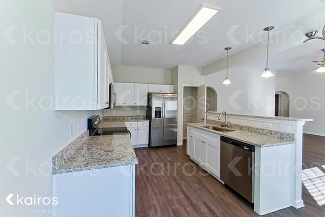 Building Photo - 816 Heather Dr