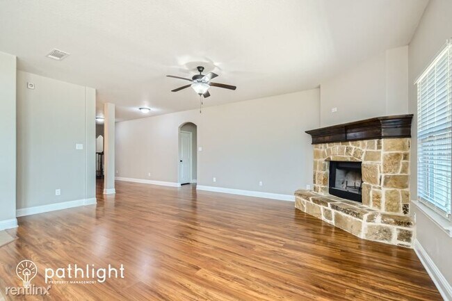 Foto del edificio - 4 br, 3 bath House - 210 Debbie Way UNIT