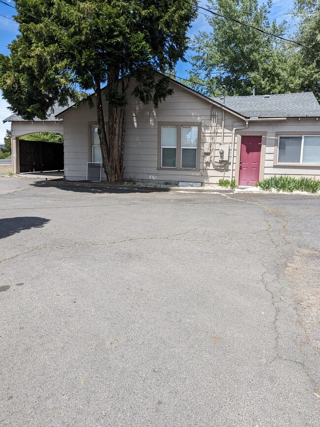 Building Photo - 2451 Biehn St