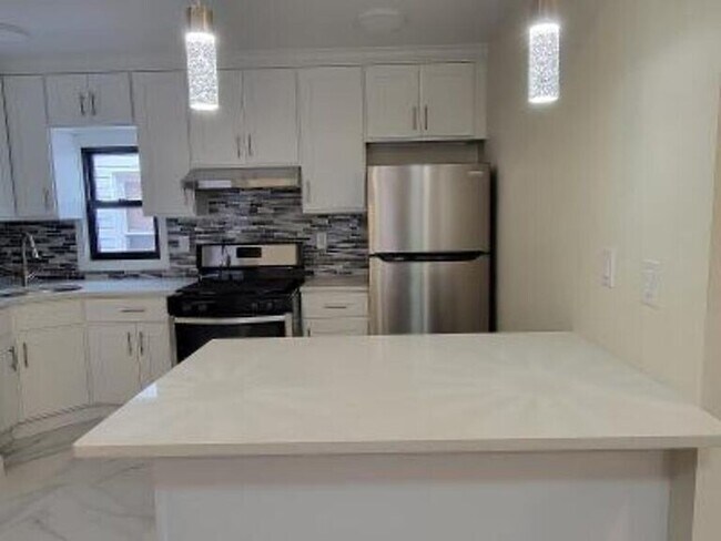 Foto del edificio - 312 E 5th St