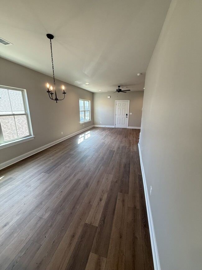 Building Photo - 713 Ewing Blvd