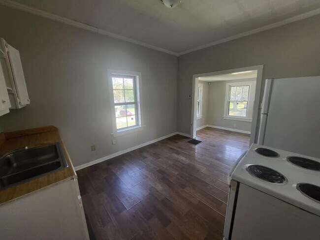 Foto del edificio - 826 Gracey Ave