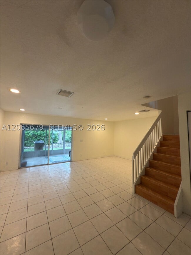 Building Photo - 1105 SW 44th Way