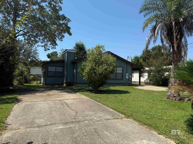 Building Photo - 1601 Matias Dr