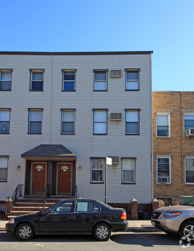 Primary Photo - 514 Lorimer St