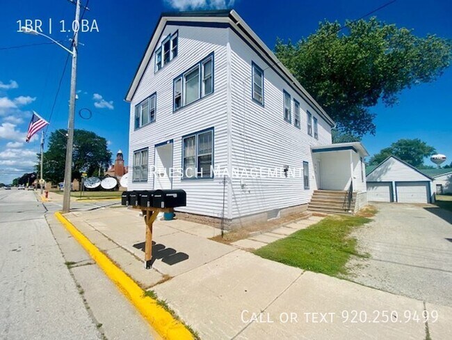 Building Photo - Charming Renovated 1 Bedroom 1 Bath Lower ...