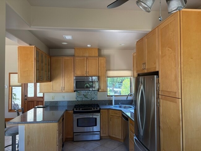 Building Photo - 340A Longhorn Ln
