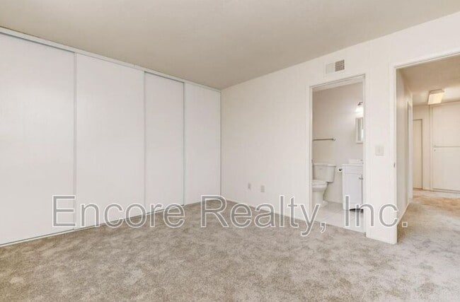 Building Photo - 10420 Greenford Dr
