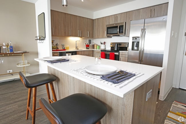 Photo - 904 S Ashland Ave (Chicago, IL)