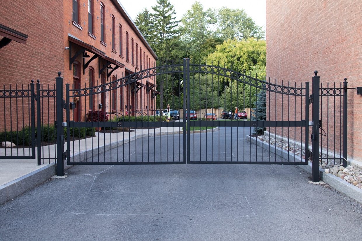 Building Photo - 19 Logan St