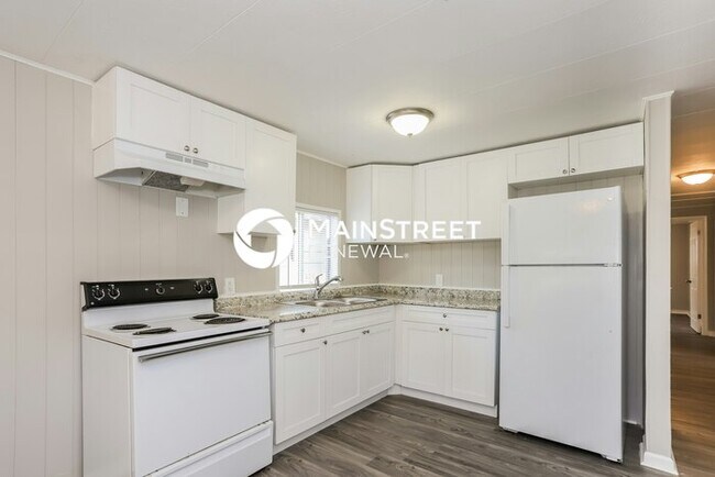 Foto del edificio - 3 Bedroom Pet-Friendly Home in St Petersburg, FL with Main Street Renewal