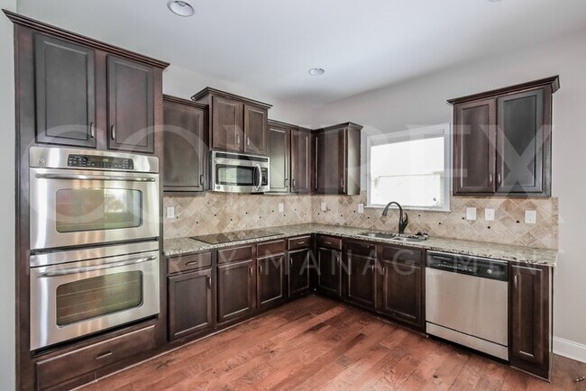 Building Photo - Charming home in Chastain Place!