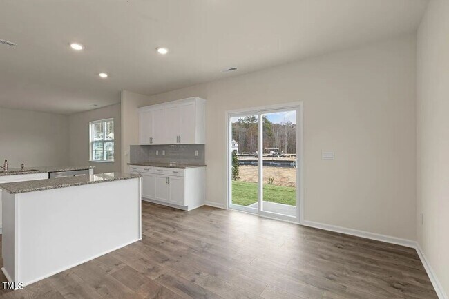 Foto del edificio - Spacious 4BR home in Wendell with trees in...