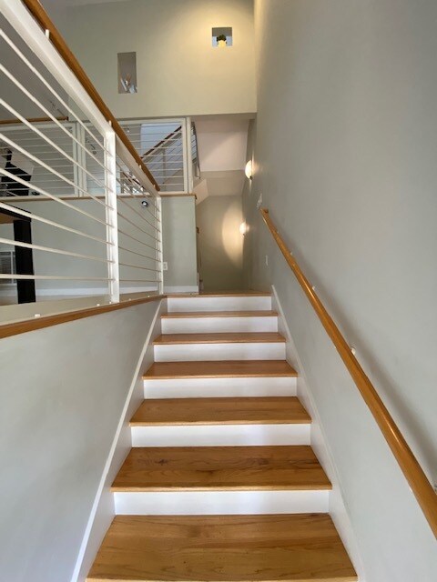Entry - 127 W 17th St