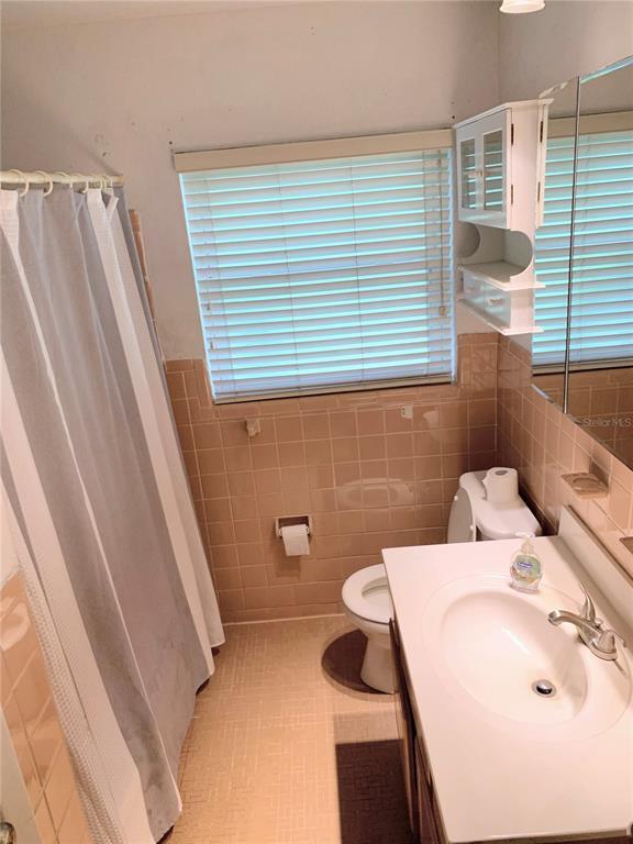 1st bathroom - 8340 Le Mesa St