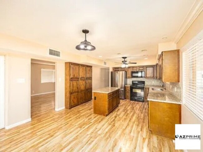 Building Photo - This charming 3-bedroom, 2-bathroom home