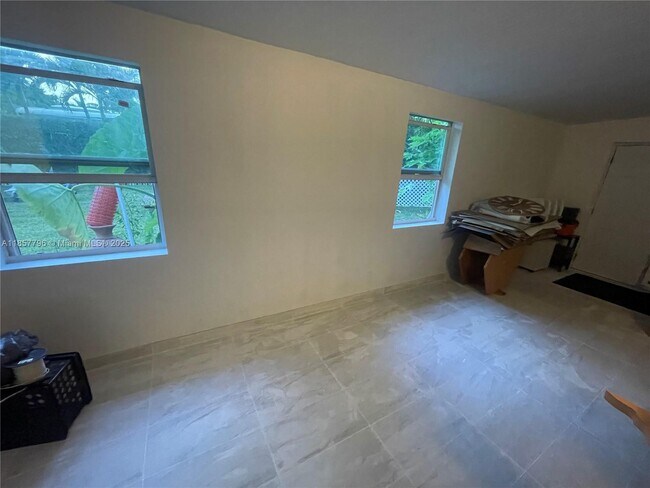 Building Photo - 6130 SW 64th Ave