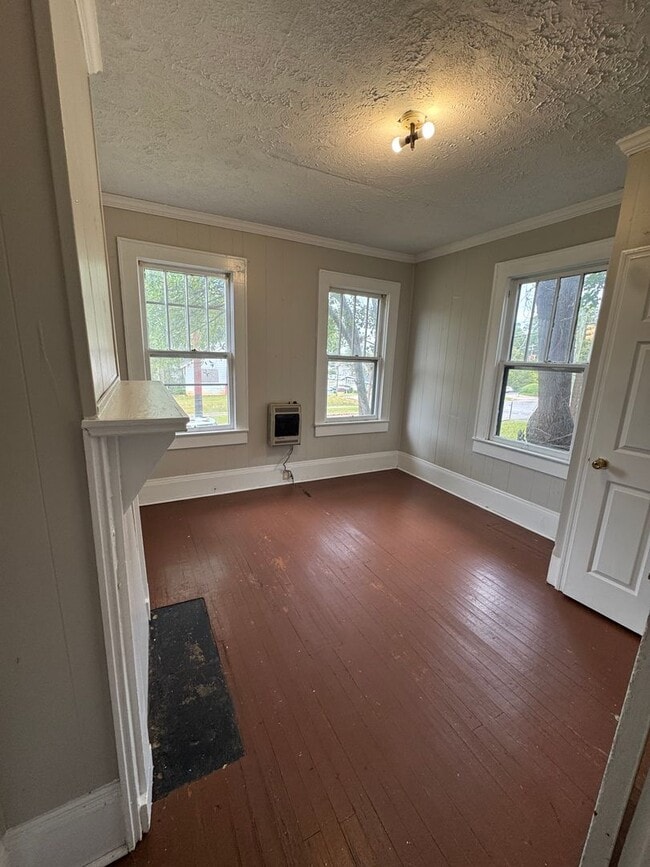Building Photo - 927 Highland Ave