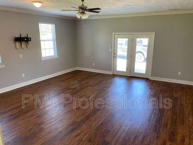 Building Photo - 3016 Florence Rd