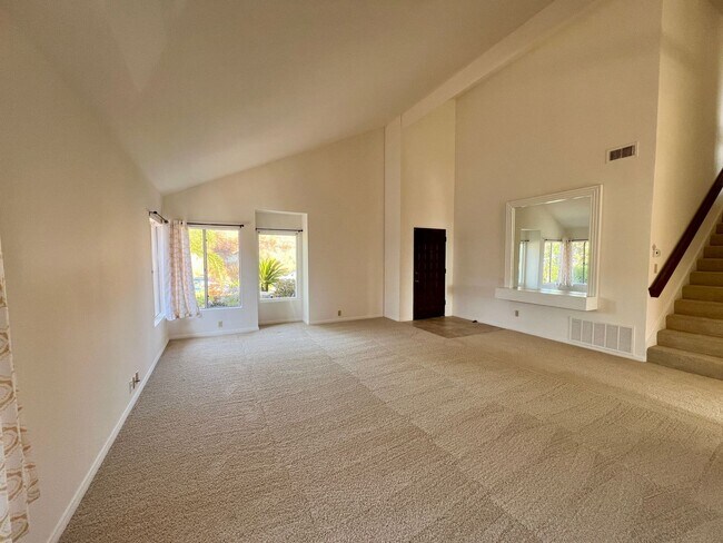 Building Photo - *MOVE IN SPECIAL* Spacious 4BD/2.5BTH Hous...