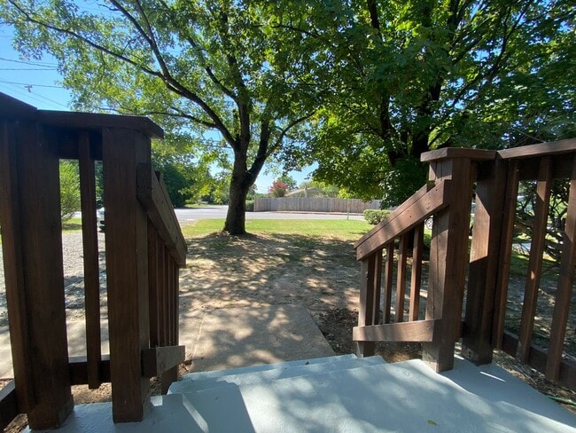 Foto del edificio - North Nashville 4 bedroom/2 bath brick ran...