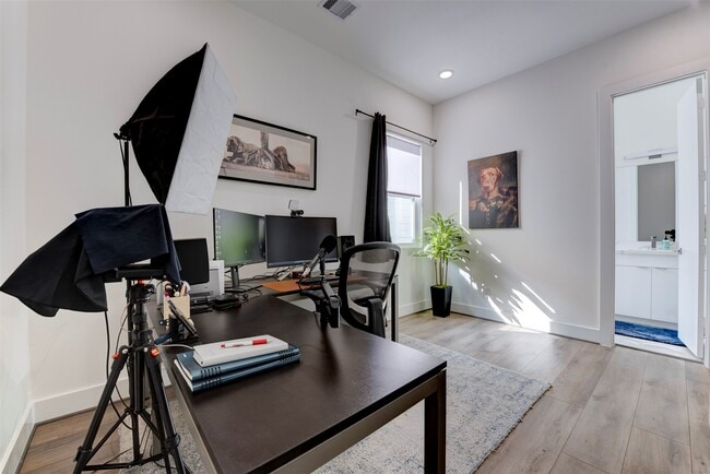 Building Photo - 3517 McIlhenny St