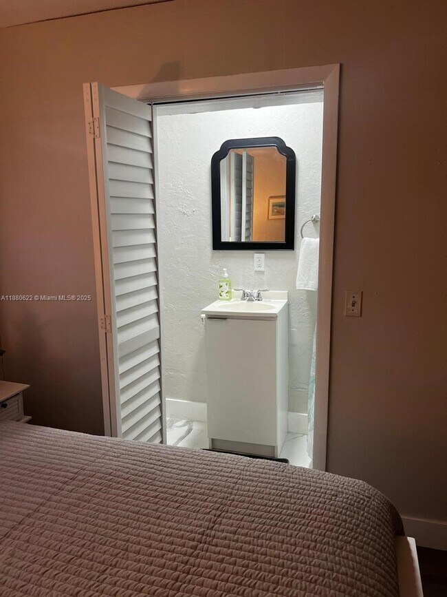 Foto del edificio - 2 bedroom in Dania Beach FL 33004
