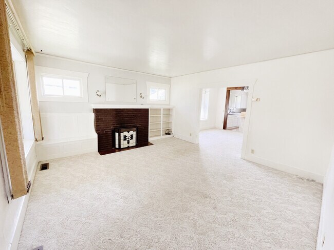 Foto del edificio - 817 Poplar St