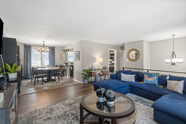 Building Photo - 2635 W 94th Pl