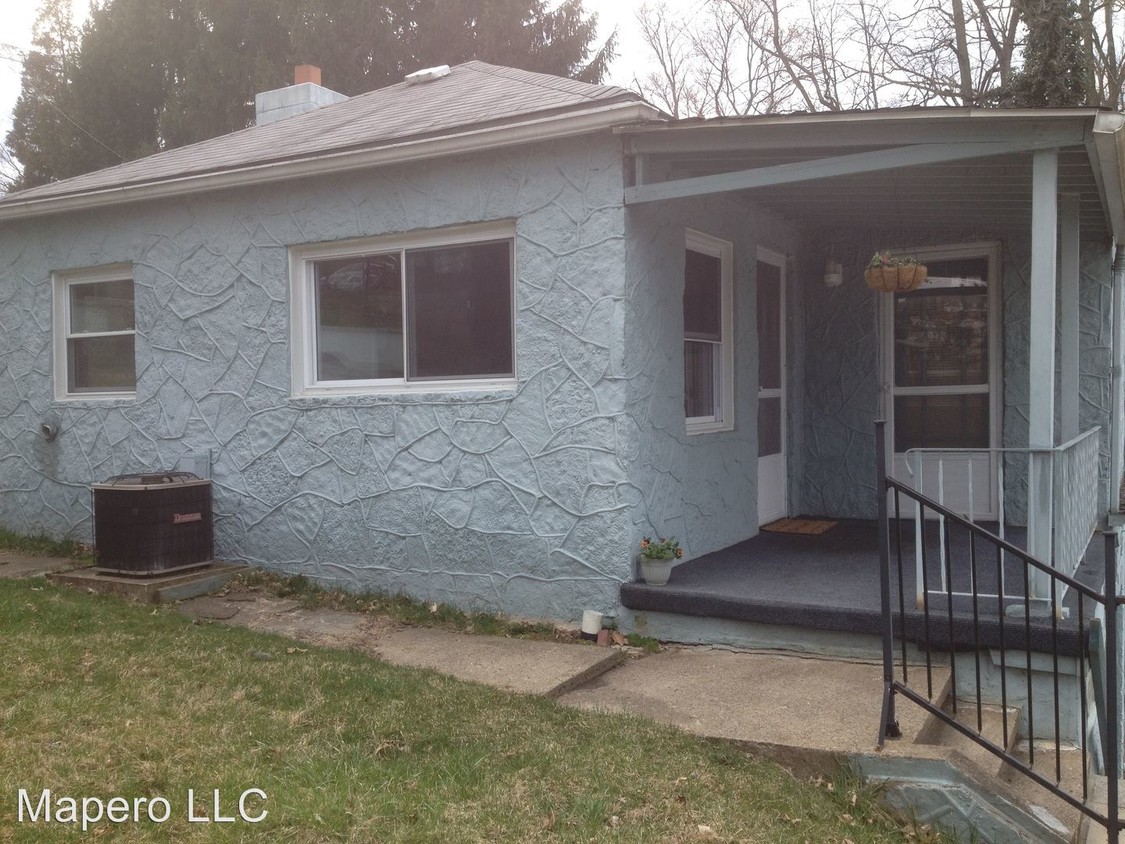 Primary Photo - 131 Poling Ave