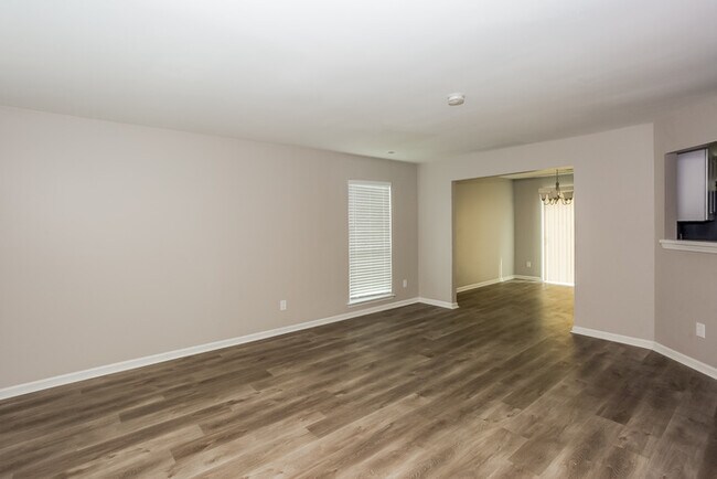 Building Photo - 4173 Ivydale Ave SW