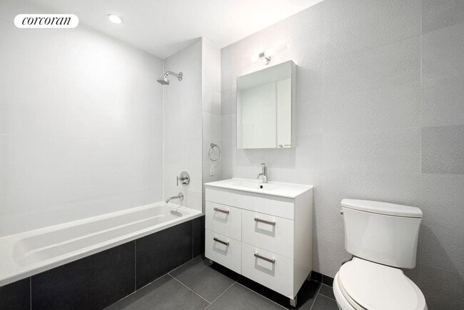 Building Photo - 247 N 7th St