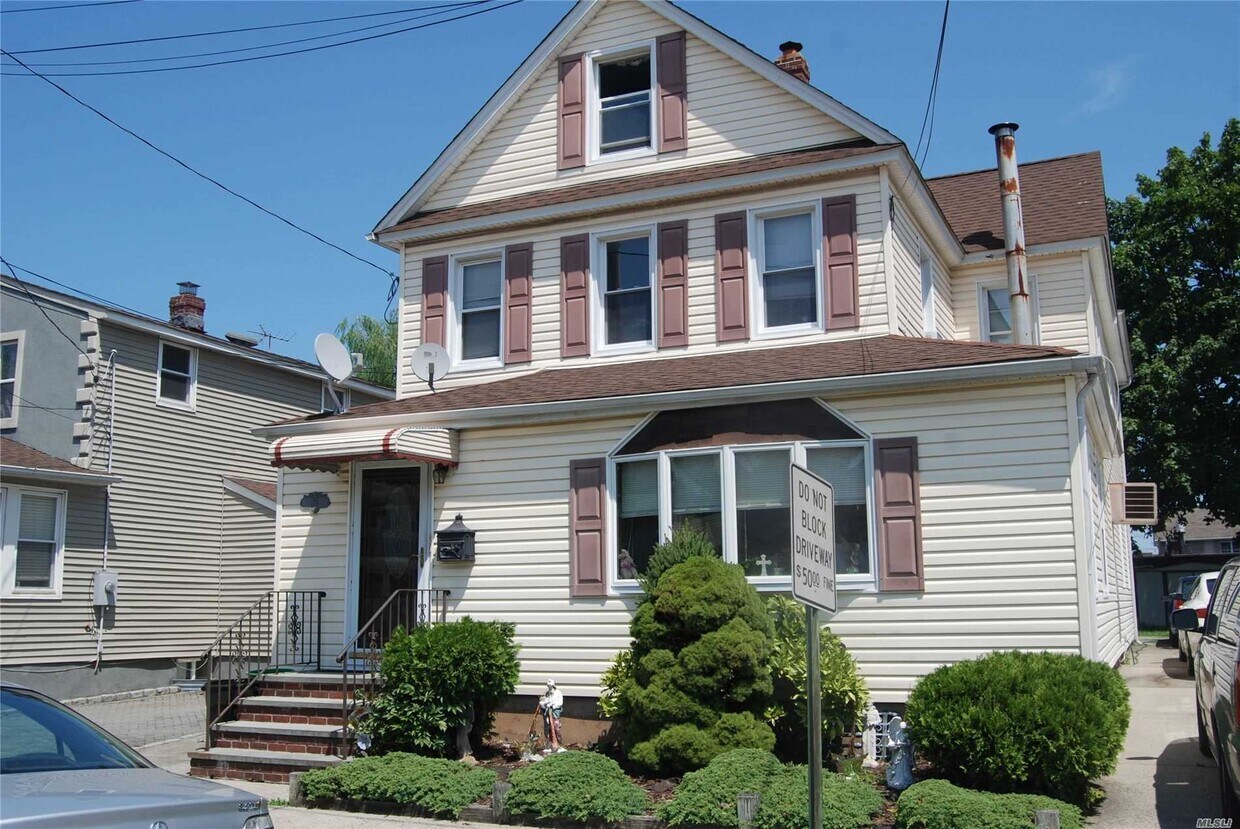 Primary Photo - 126 S 11th St