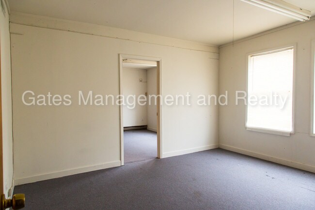 Foto del edificio - Commercial Rental Space in Hillsborough