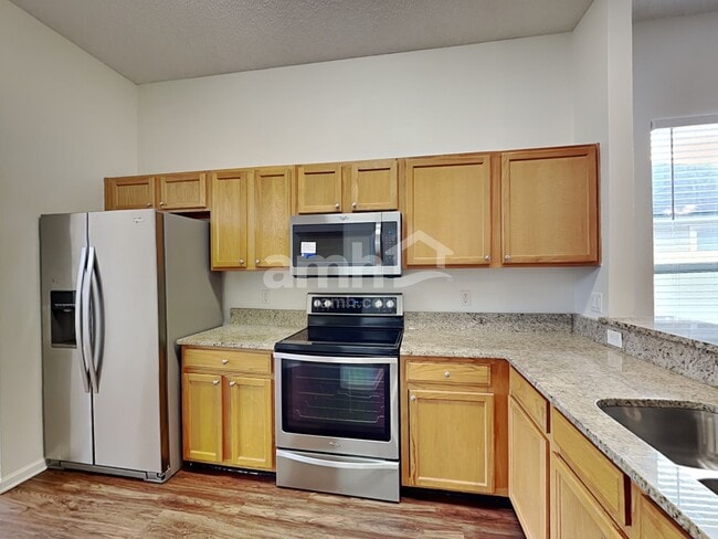 Building Photo - 12582 Ayrshire St E