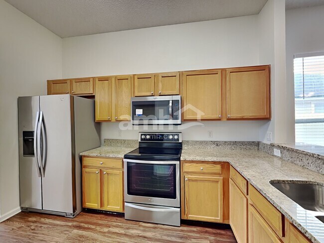 Foto del edificio - 12582 Ayrshire St E