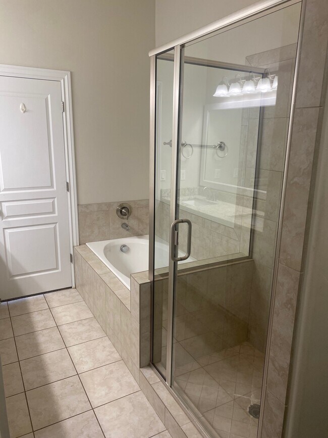 Building Photo - 224 W Bellano Way