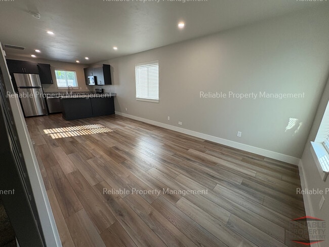 Building Photo - 1594 Hannah Ln