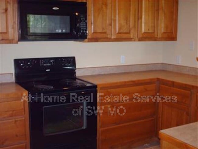 Building Photo - 5492 Bayberry Dr W