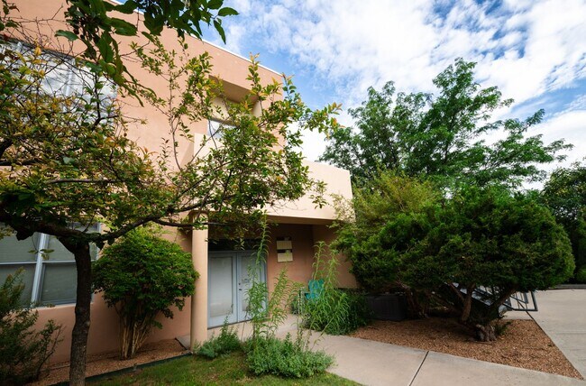 Building Photo - 3600 Cerrillos Rd