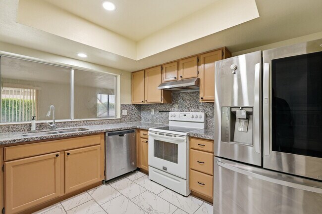 Foto del edificio - 4731 W Paradise Ln