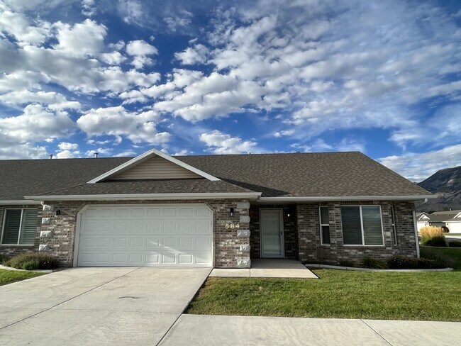 Building Photo - American Fork 55+